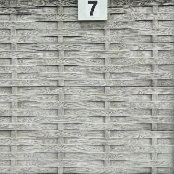 Fűzott fa mintázatú kerítéspanel